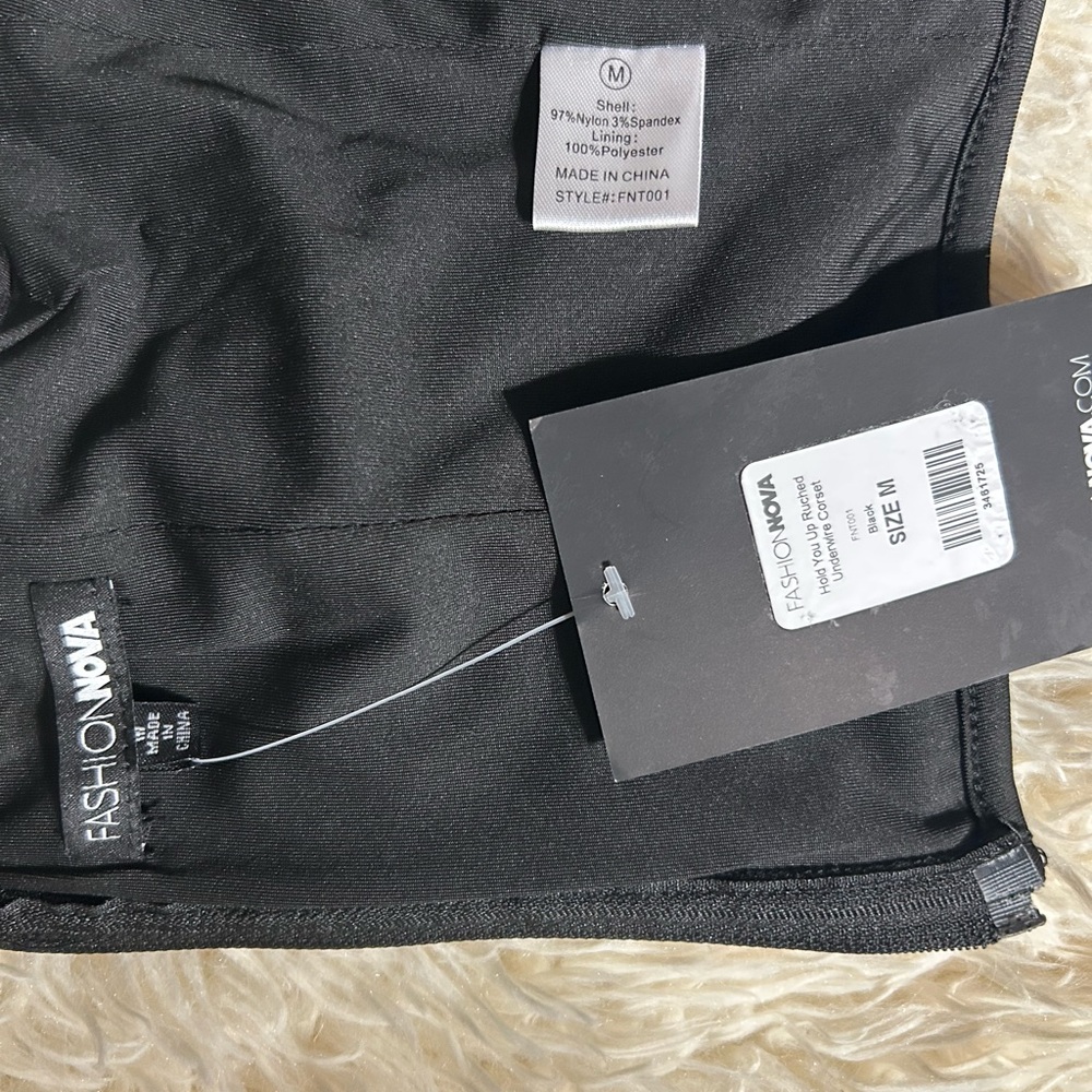 NWT FASHION NOVA Fashion Forward, Sexy Black corset 🖤 . Back zip. - Picture 4 of 4